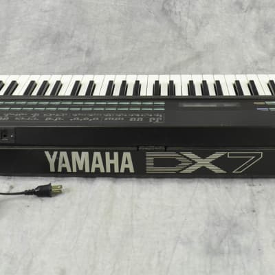 YAMAHA DX7 Digital Programmable Algorithm Synthesizer W/original case【Very Good】 image 20