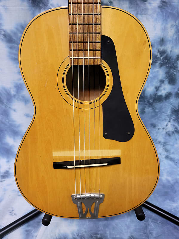 ウィンストン winston ギター guitar Looking for some information on this Winston guitar : r/guitars