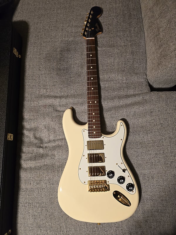 Fender deals blacktop hhh