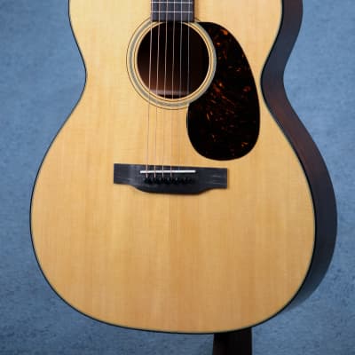 Martin 000-18 Standard Series Auditorium Size Acoustic Guitar - 2790837-Natural image 4