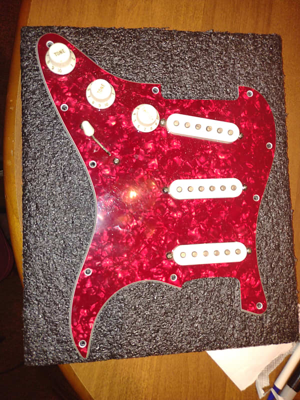 Fender Mexican Strat 2000 Red Pickguard Reverb