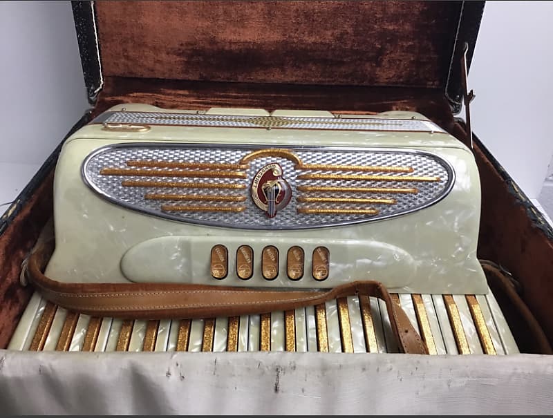 GIULIETTI ACCORDION M52 1970-2000s | Reverb GIULIETTI ACCORDION M52 1970-2000s | Reverb