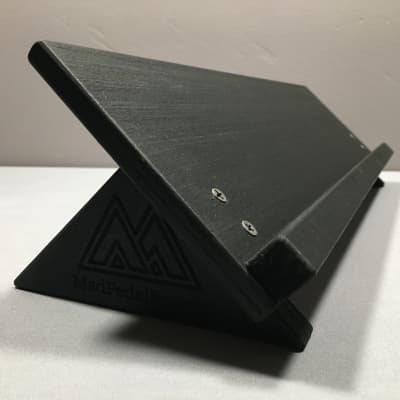 MadPedalBoards Vertical Desktop 19" wide Pedalboard / Black image 4