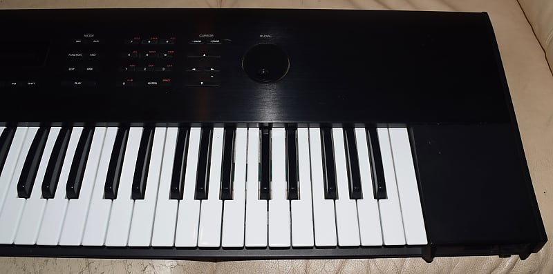 Roland S-50 61-Key Digital Sampling Keyboard | Reverb Canada