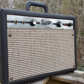 Supro Super Six Model S6606 4.5-Watt 1x8