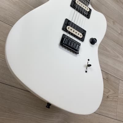 Fender Jim Root Signature Jazzmaster V4 with Ebony Fingerboard, Flat White image 3