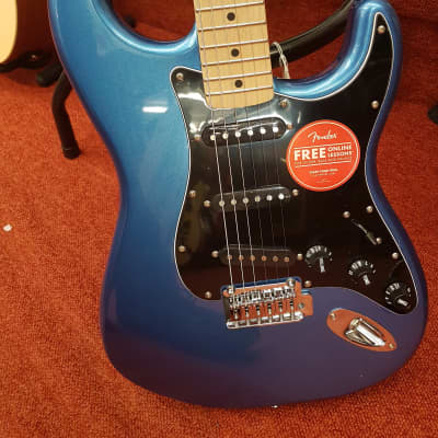 Squier Affinity Stratocaster with Maple Fretboard 2021 - Present - Lake Placid Blue image 2