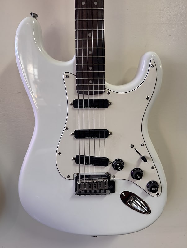 Squier Deluxe Hot Rails Stratocaster | Reverb