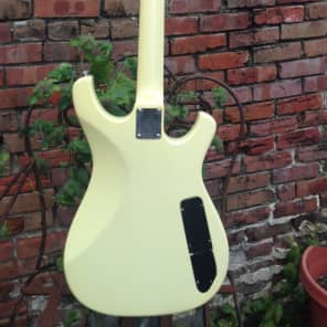 Larrivee LEFTY Electric 80s White Active Bass Guitar image 8