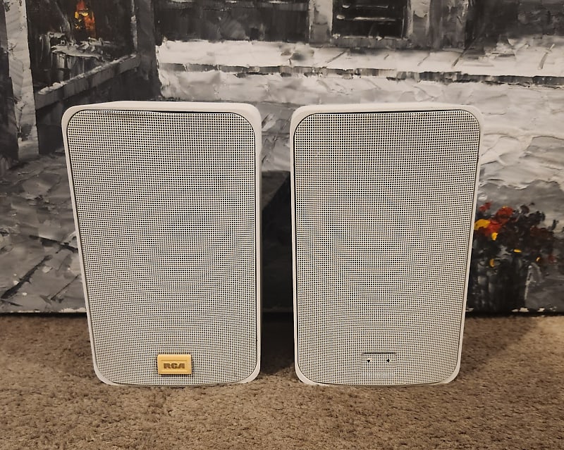 RCA Vintage RCA CAT 40-5006 White Bookshelf Speakers 80s  			