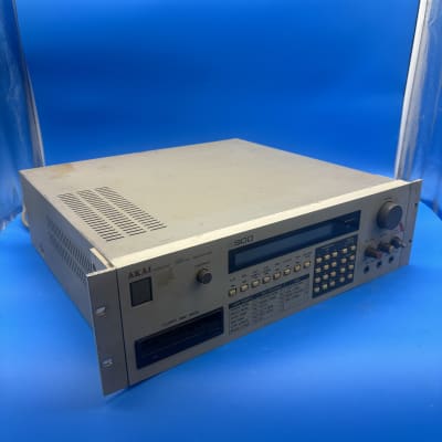Akai S900 MIDI Digital Sampler