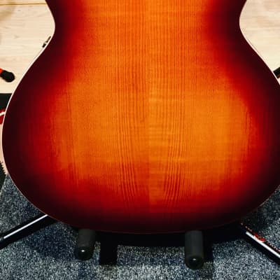 Hagstrom '67 Viking II 2023 - Present - Vintage Sunburst image 3