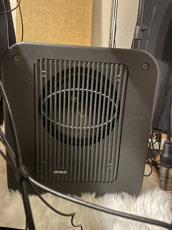 Genelec store 7060b subwoofer