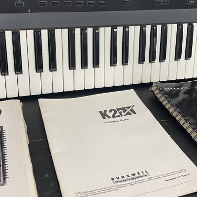 Kurzweil K2VX Sampler/Keyboard w manuals and disks image 2