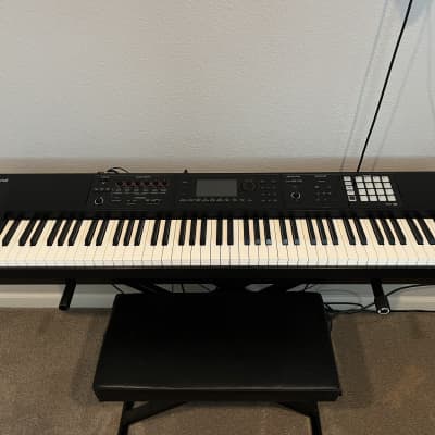 Roland FA-08 88-Key Music Workstation 2014 - Present - Black