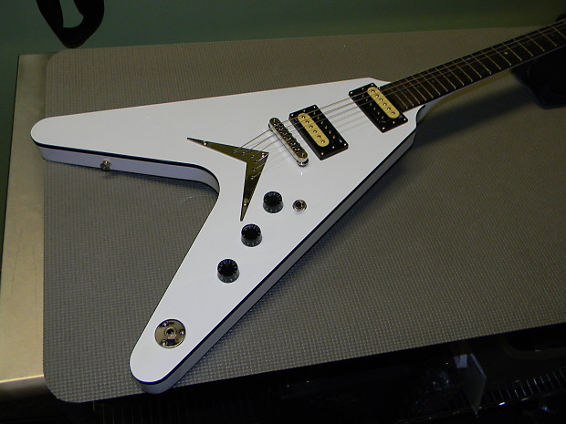 Dean V Custom (2019) - ヴィンテージホワイト DEAN V SERIES / V WHITE GOLD – 神戸ギターショップ B-West