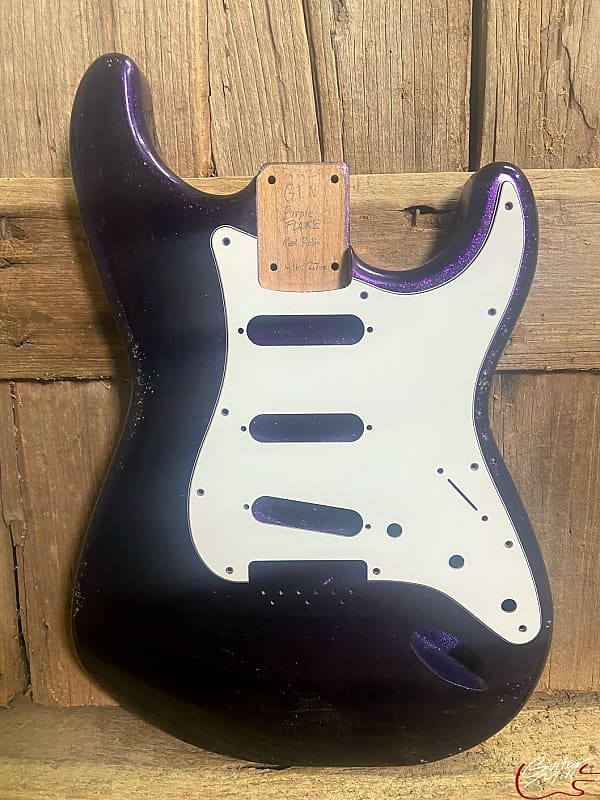 Custom Shop Heavy Relic White Sunburst Alder ST Electric