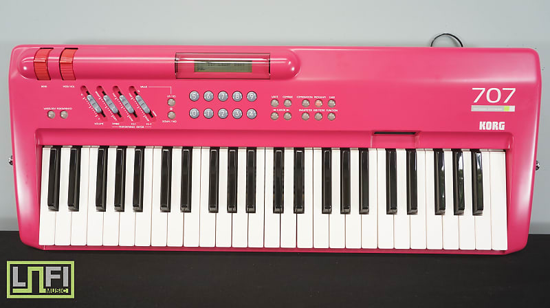 連休特価KORG 707 シンセサイザー ピンク　ジャンク Korg 707 Pink FM 80's Digital Performing Synthesiser With