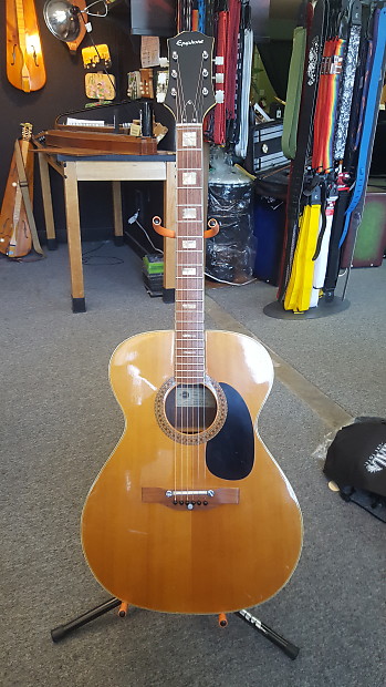 Epiphone 6832 top