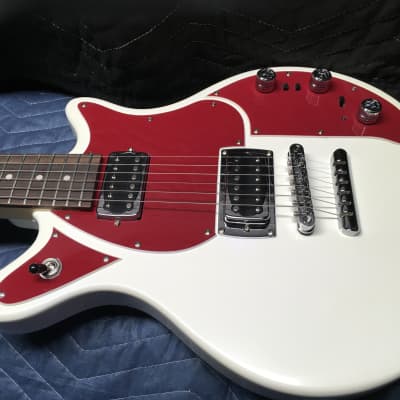 First Act Garage Master SLASH guitar Volkswagon Slash Guitar 2000's - Red Pickguard / white body image 2