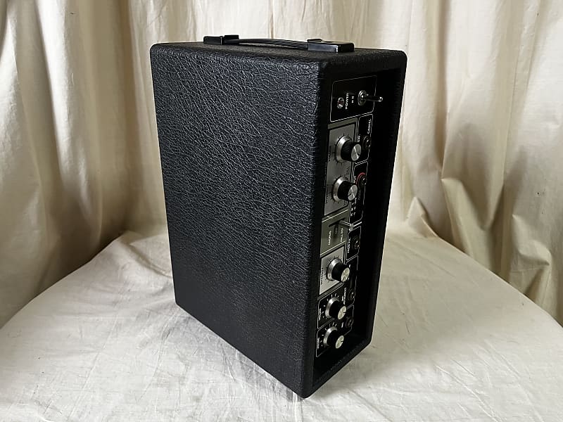 BBDアナログコーラス ROLAND DC-50 Digital Chorus Roland DC-50 Digital Echo Analoge BBD Delay & Chorus - 100V