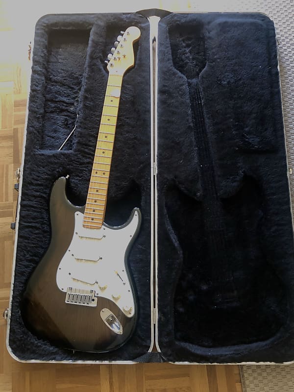 Fender Stratocaster plus deluxe 1989 Ebony frost | Reverb Canada