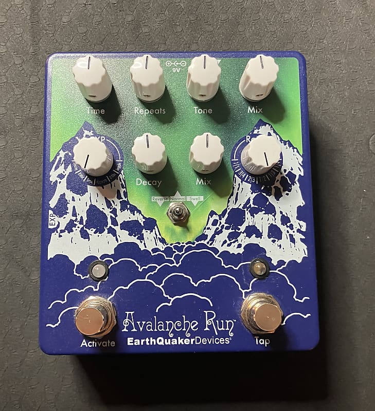 EarthQuaker Devices Avalanche Run Stereo Reverb & Delay with Tap Tempo V2
