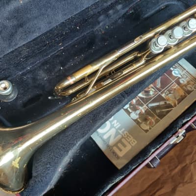 Holton Collegiate T602 Trumpet, USA, Lacquered Brass, with case/mouthpiece image 10