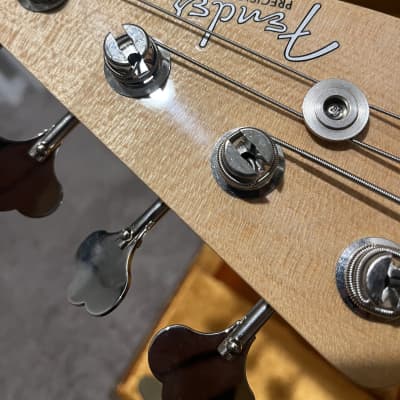 Fender  Precision Bass  2018 - Nitro-Cellulose Lacquer image 5