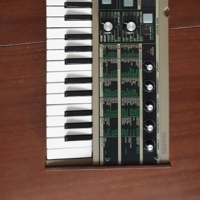 Korg MicroKORG 37-Key Synthesizer/Vocoder 2002 - 2019 - Silver