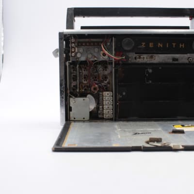 Vintage Zenith Trans-Oceanic Royal 1000-D AM/8-BAND Vintage Zenith Trans-Oceanic Royal 1000-D AM/8-BAND