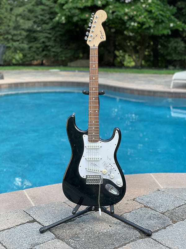 Squier Affinity Stratocaster Black | Reverb