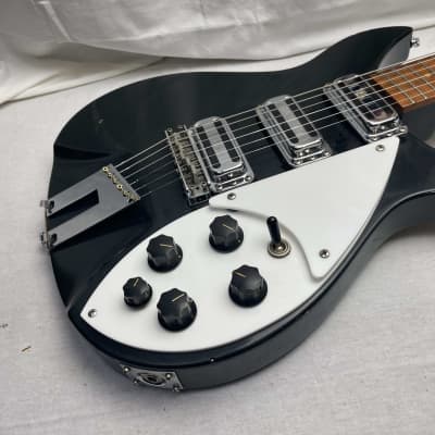 Rickenbacker 350V63JG 350 V63 JG Semi-Hollowbody Guitar with Case 1999 - Jetglo Black image 6