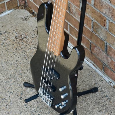 Charvel Pro-Mod San Dimas® Bass PJ V, Caramelized Maple Fingerboard, Metallic Black image 4
