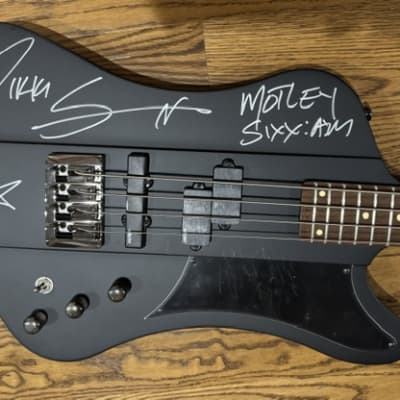 RARE Epiphone Nikki Sixx Blackbird Bass - HAND AUTOGRAPHED