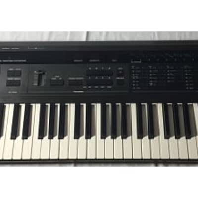 Korg Programmable Digital-Waveform Keyboard DW-8000 1985