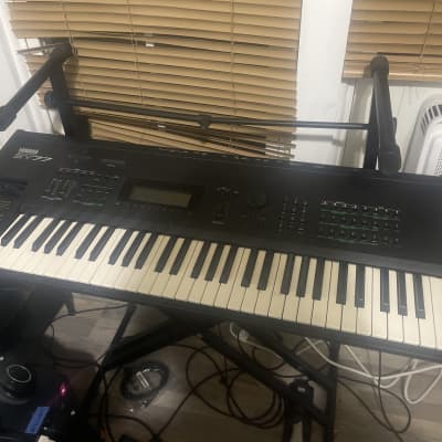 Yamaha SY77 Synthesizer