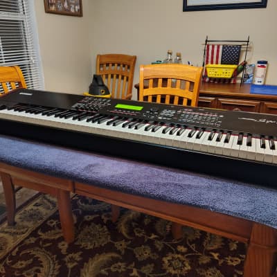 Yamaha S90ES 88-key synthesizer / stage piano