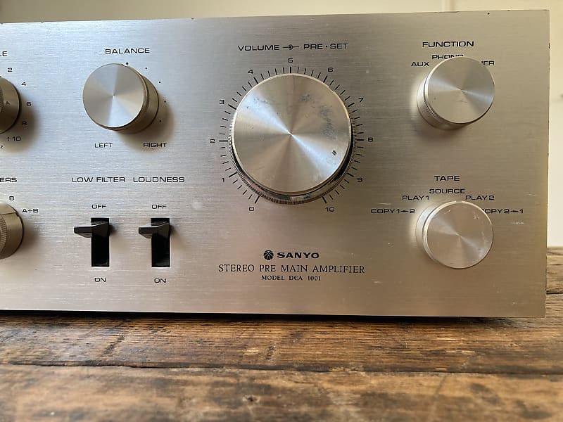 Sanyo DCA 1001 Stereo Pre Main Amplifier 1976 Silver