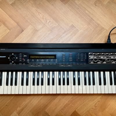 Roland D-50 LA Synthesis Classic 80's Synthesizer