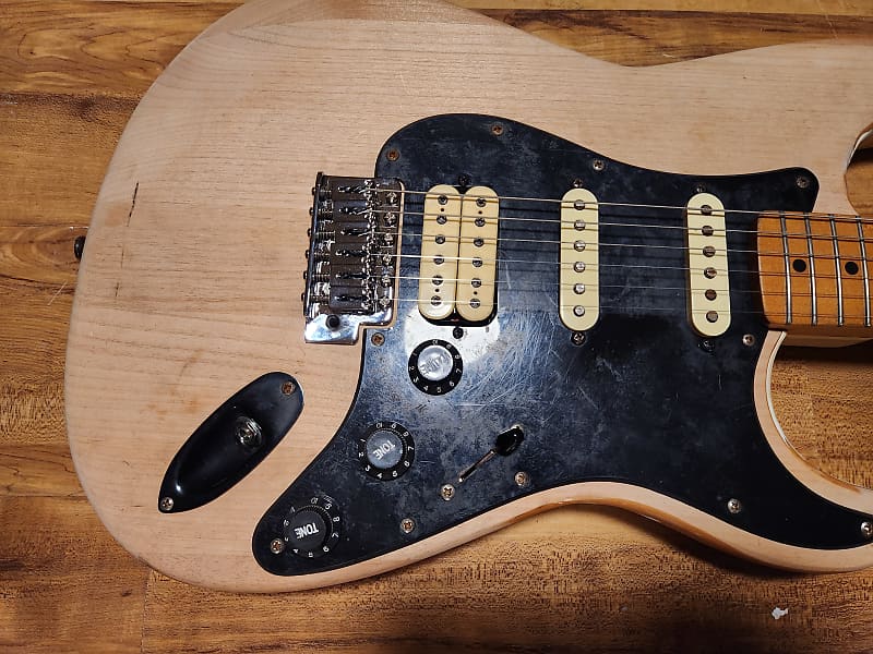 2001 Fender Mexico Stratocaster Standard - in 3-Tone-Sunburst