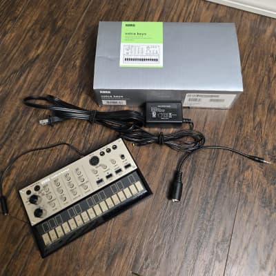 Korg Volca Keys Analog Loop Synthesizer 2013 - MIDI Out Mod - Includes Power Adaptor - Present - Gold/Black
