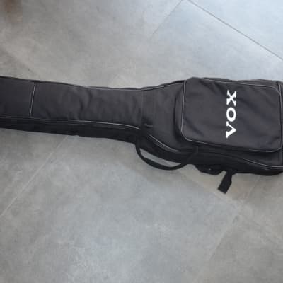 VOX Starstream Bass black*fine medium scale instrument=perfect for the guitar player or the bass lady! Sounds/plays/looks/feels great!Comes with a  quality gigbag*very lightweight 2.9kg*rare model*brand new* image 9