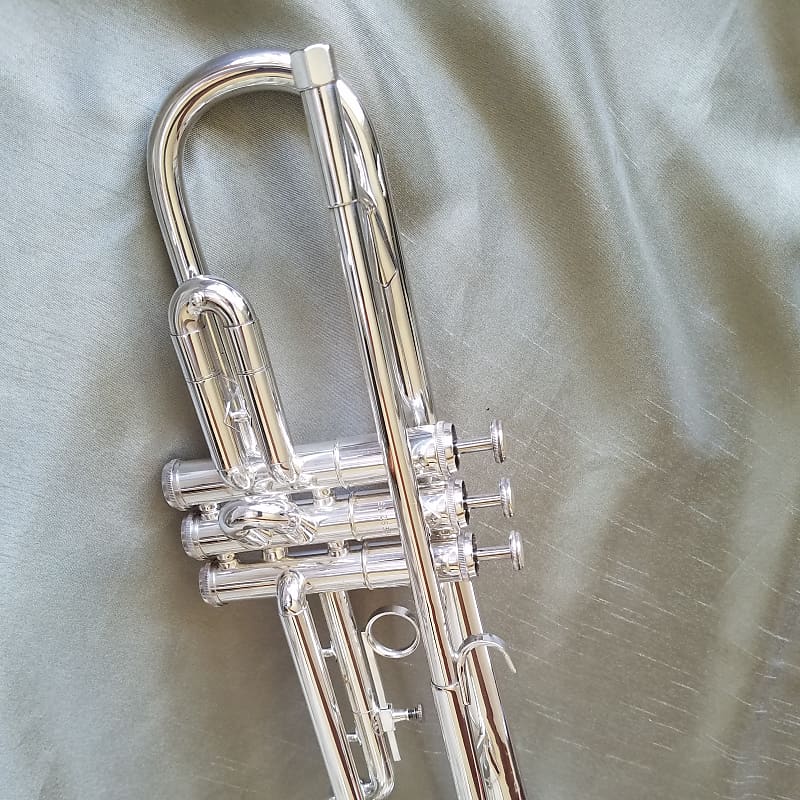 Getzen Severinsen Model Eterna 900S Trumpet 1968-1971 w/hard case, mouthpieces, mutes, & lyre image 1