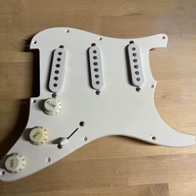 Squier Strat body - Black - relic - with loaded pickguard image 10