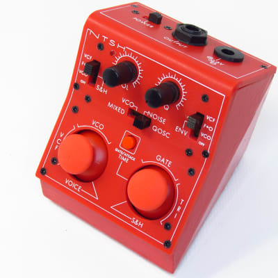 Skychord Glamour Box analog noise/drone synth | Reverb