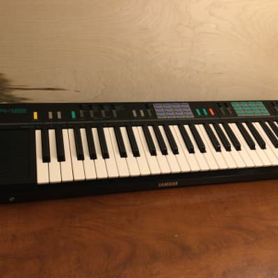 Yamaha PSR-12- Keyboard image 1