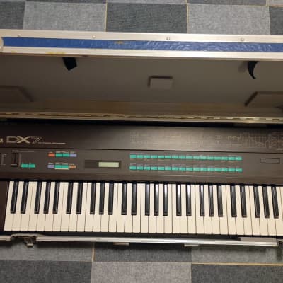 【訳あり】YAMAHA　DX7 MU_83_08_yamaha_dx-7__large.jpg