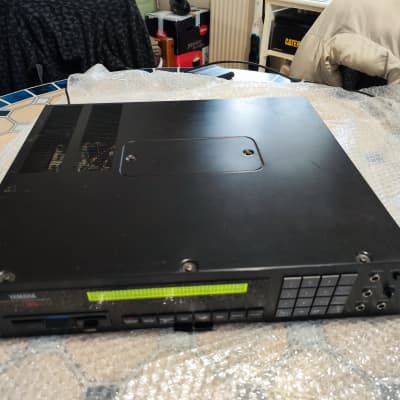 Yamaha TX16W Digital Wave Filtering Sampler 1980s - Black image 2