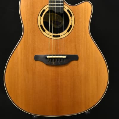 Ovation 1994 Collector's roundback acoustic-electric guitar | Reverb